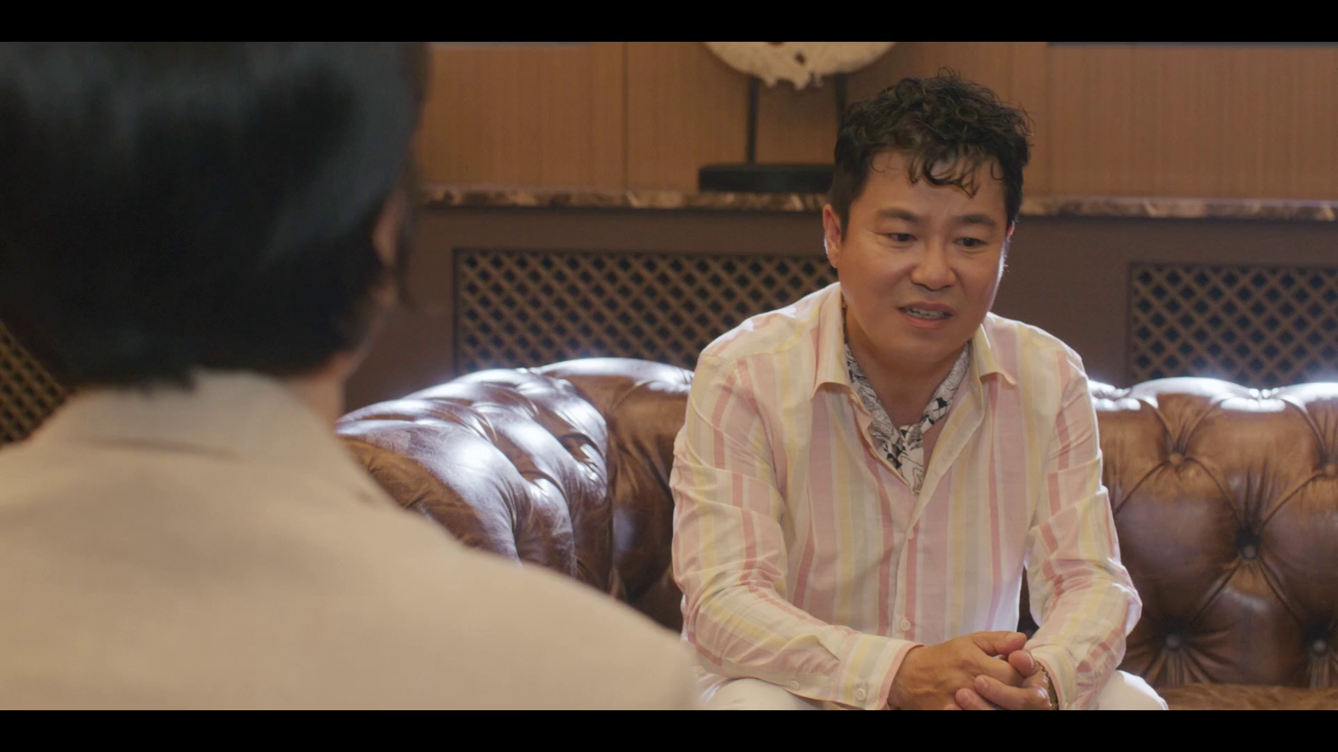 爱情像猫一样 사랑은 고양이처럼 (2024)